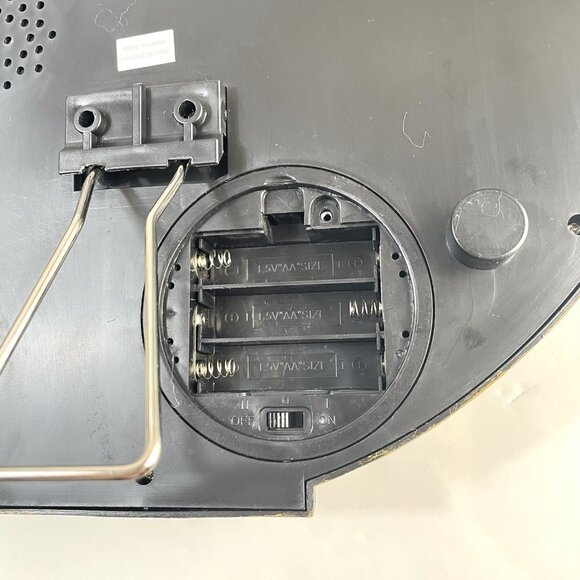 Moving Spider On Girl Framed Portrait Spirit Halloween Prop w Spooky Sounds - Picture 7 of 14